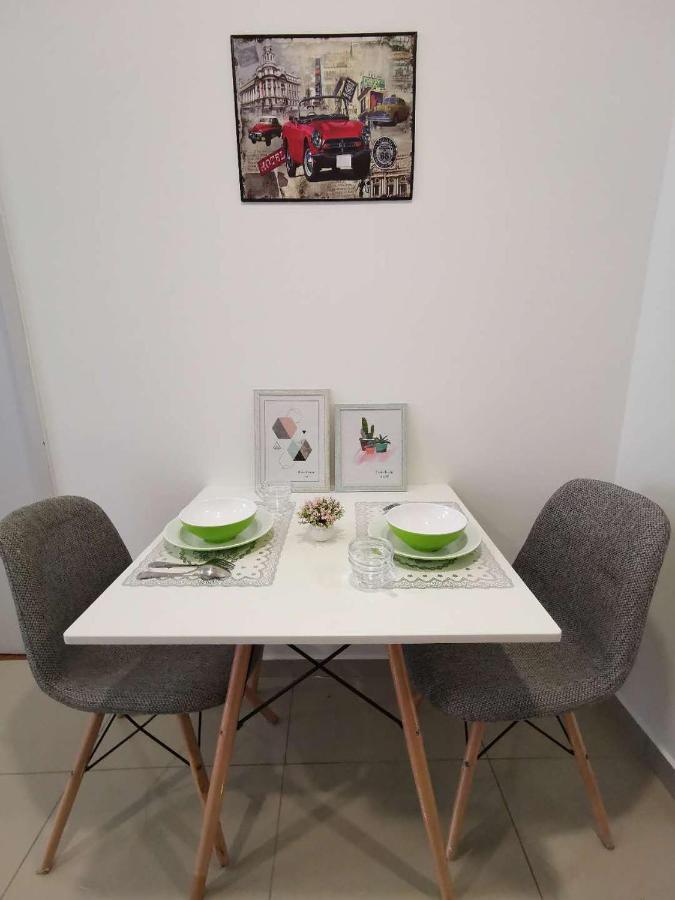 Lavender Suite # Shah Alam I-City Block B Homestay # 2R1B #Free Wifi & Parking 외부 사진